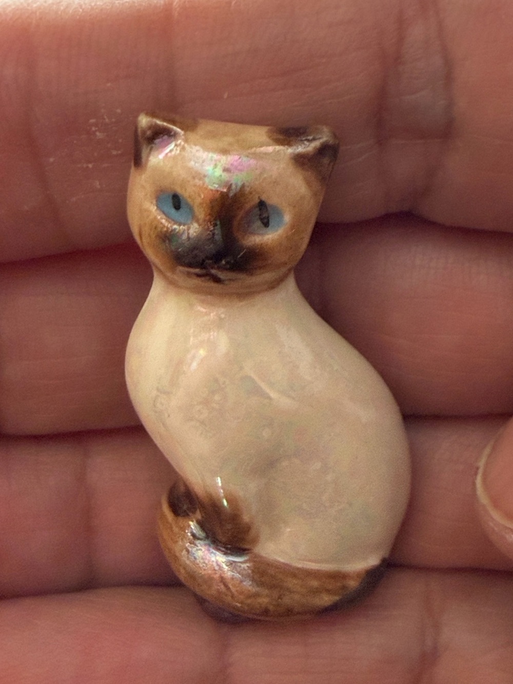 Avon SignedVintage Glossy Iridescent Glossy  CeramicPorcelain Siamese Cat Brooch